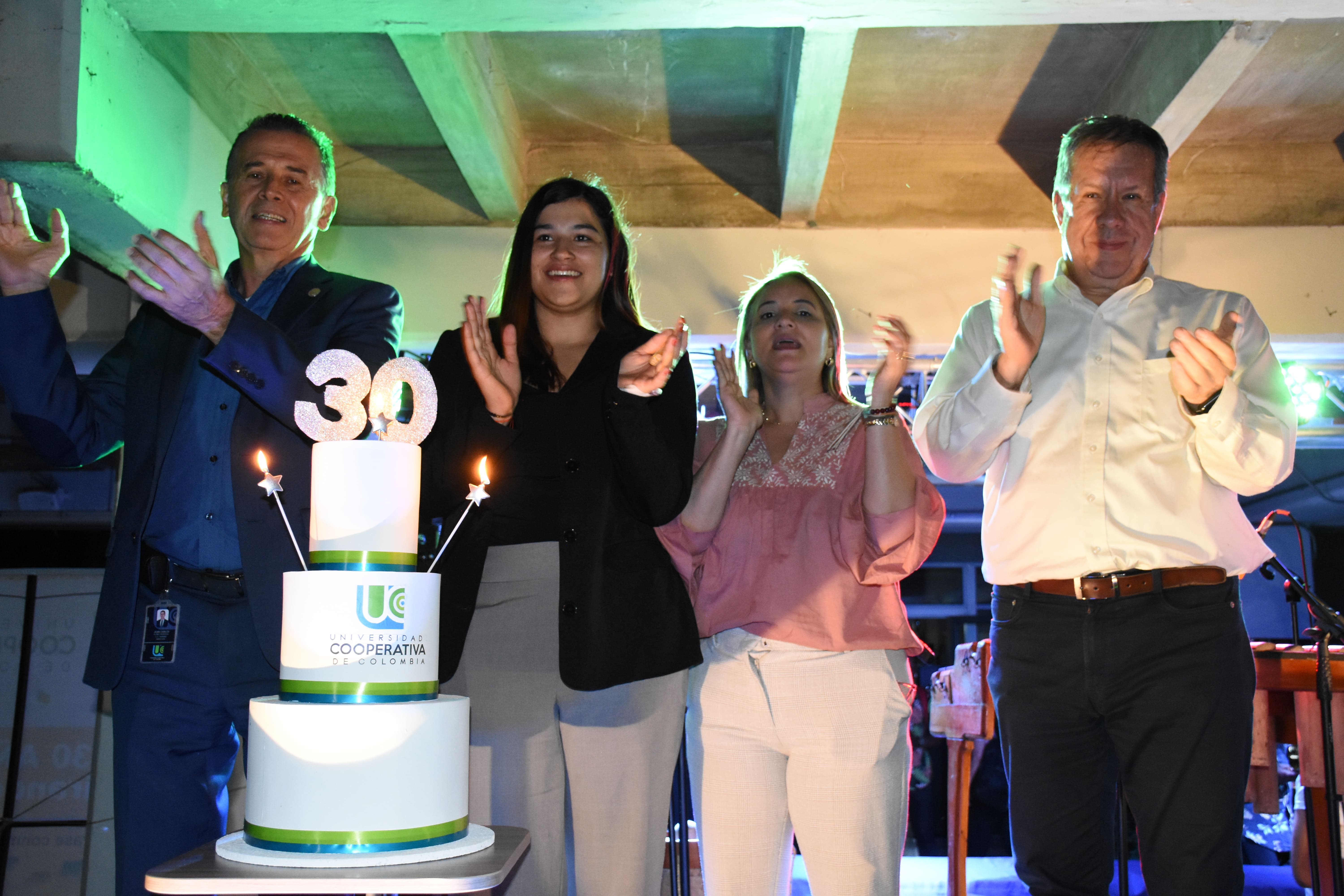 4 cumple 30 años ucc.jpg