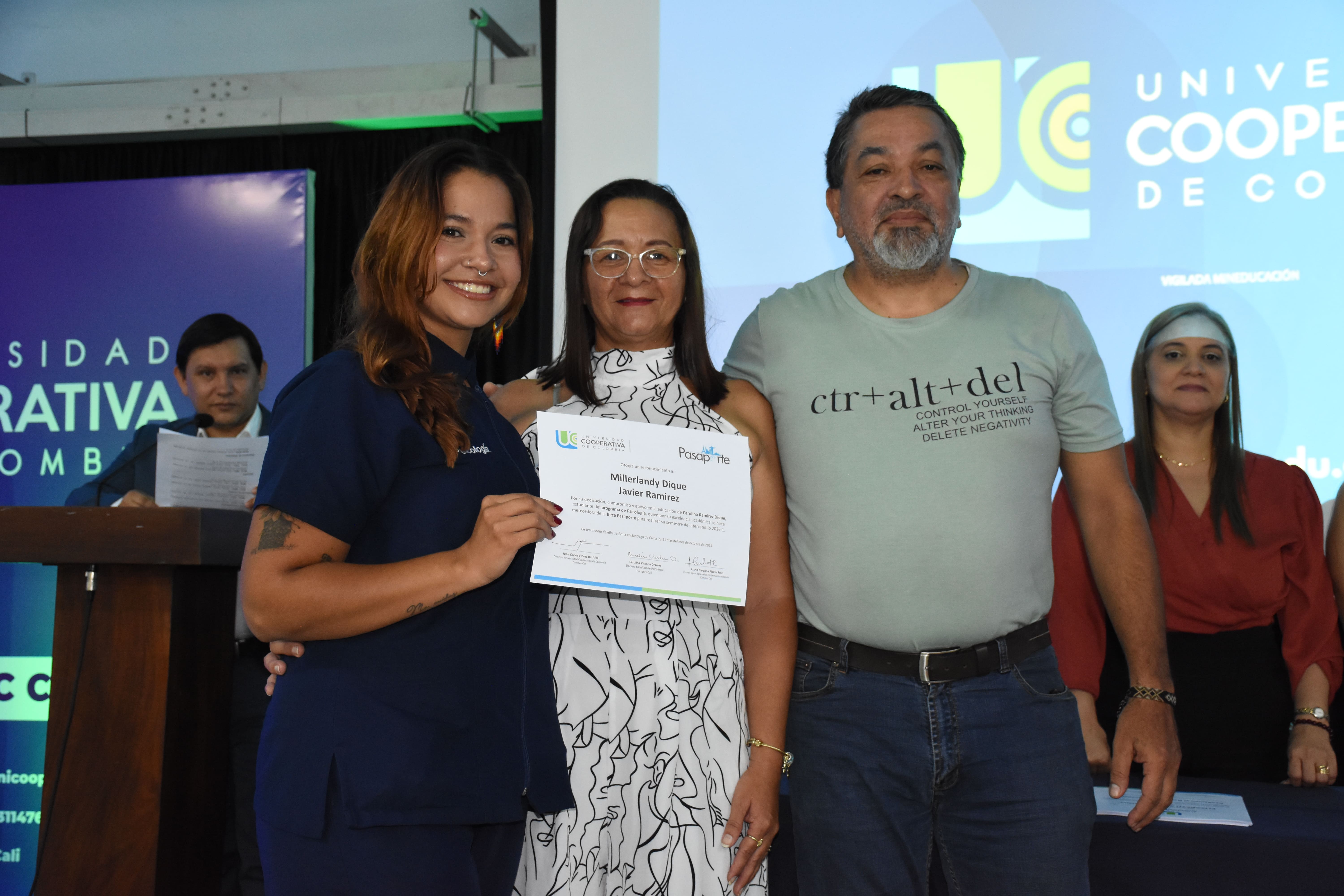 beca pasaporte 1.jpg