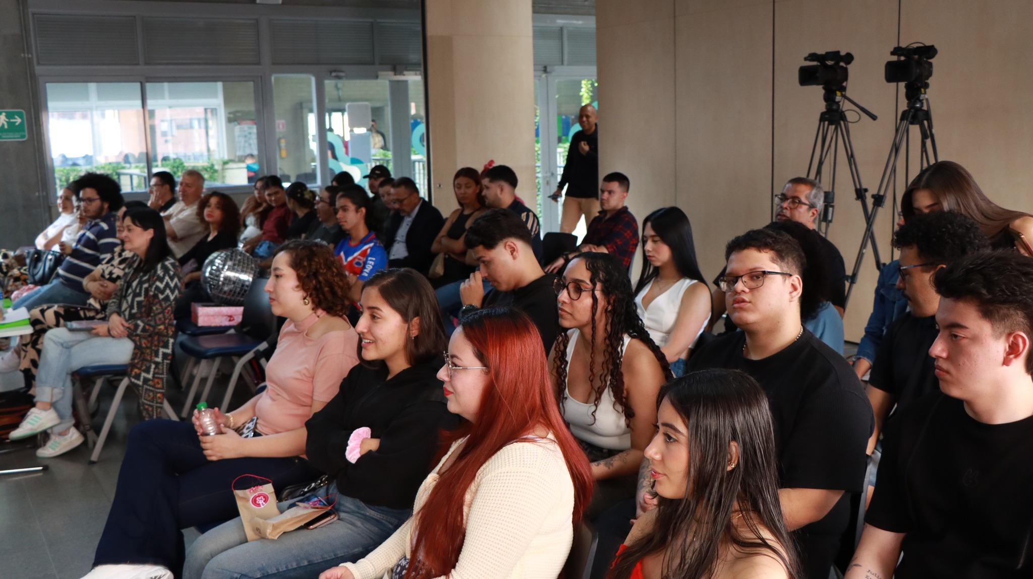 Muestra crossmedia 2.jpg